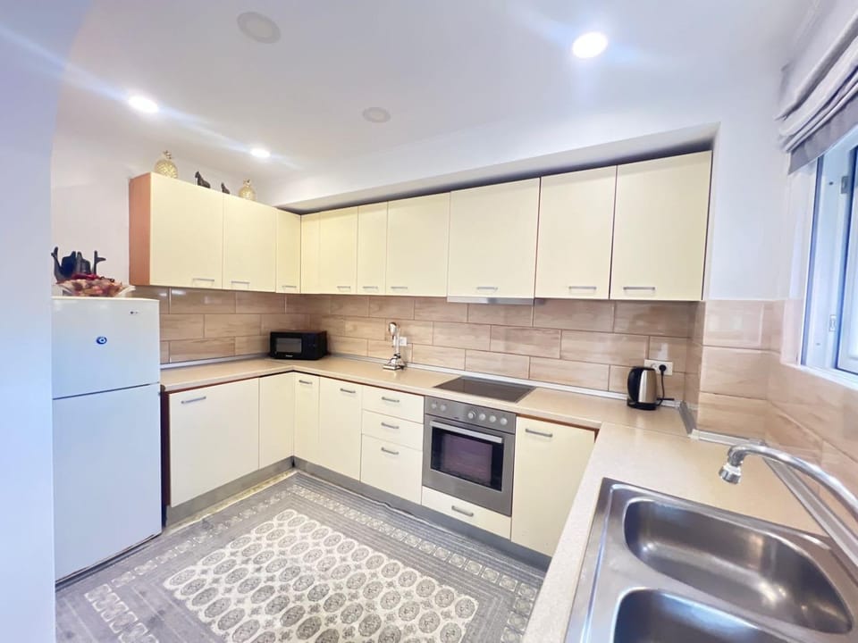 Modern Rhodes Patio House near Old Town Apartment in Ialysos