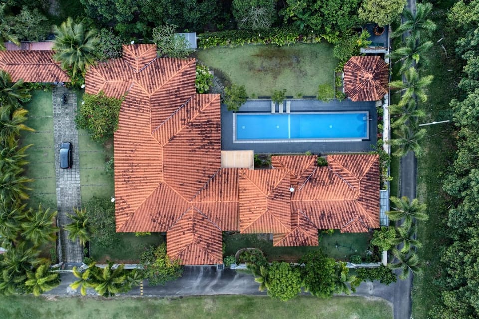 Bird's eye view, Swimming pool
