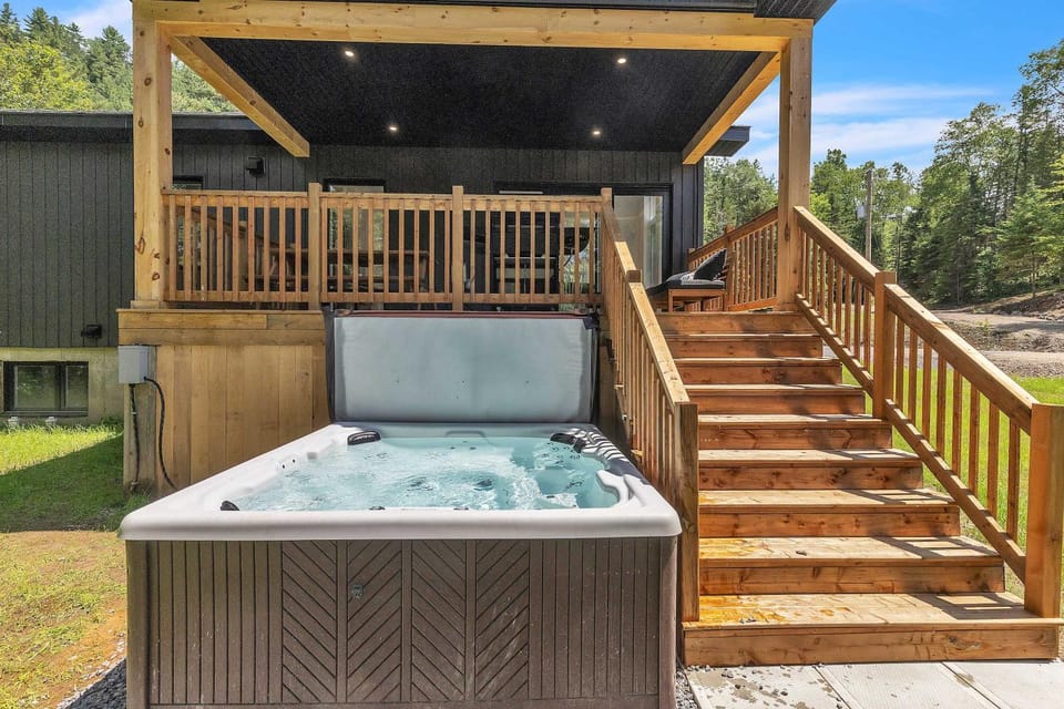 Spa & River - Le Zenith Chalet in Quebec