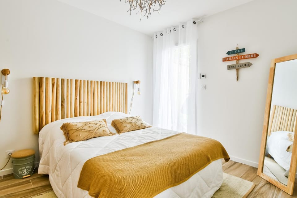 Bed, Bedroom