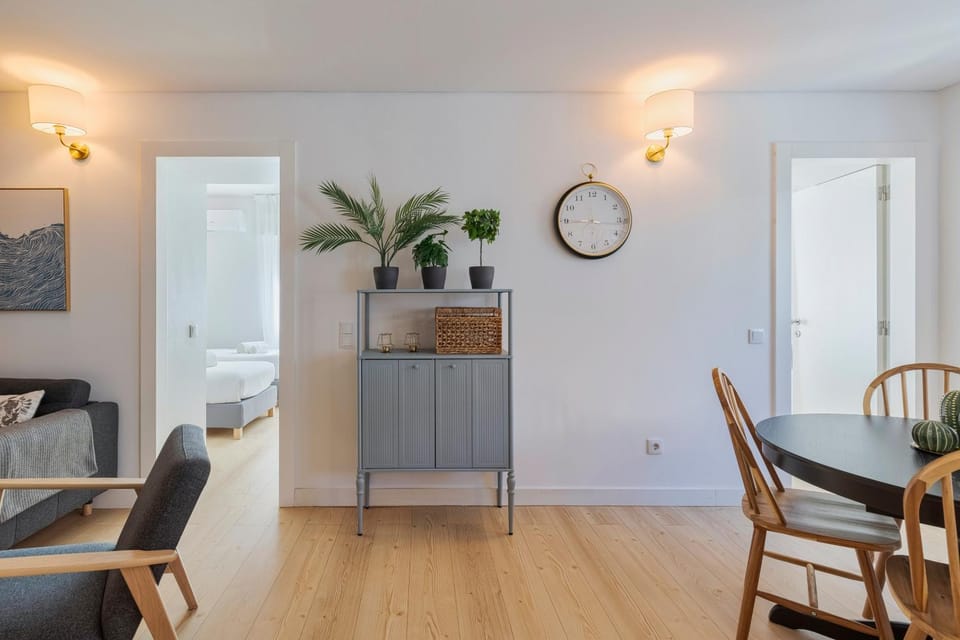 Living room, Decorative detail, Dining area