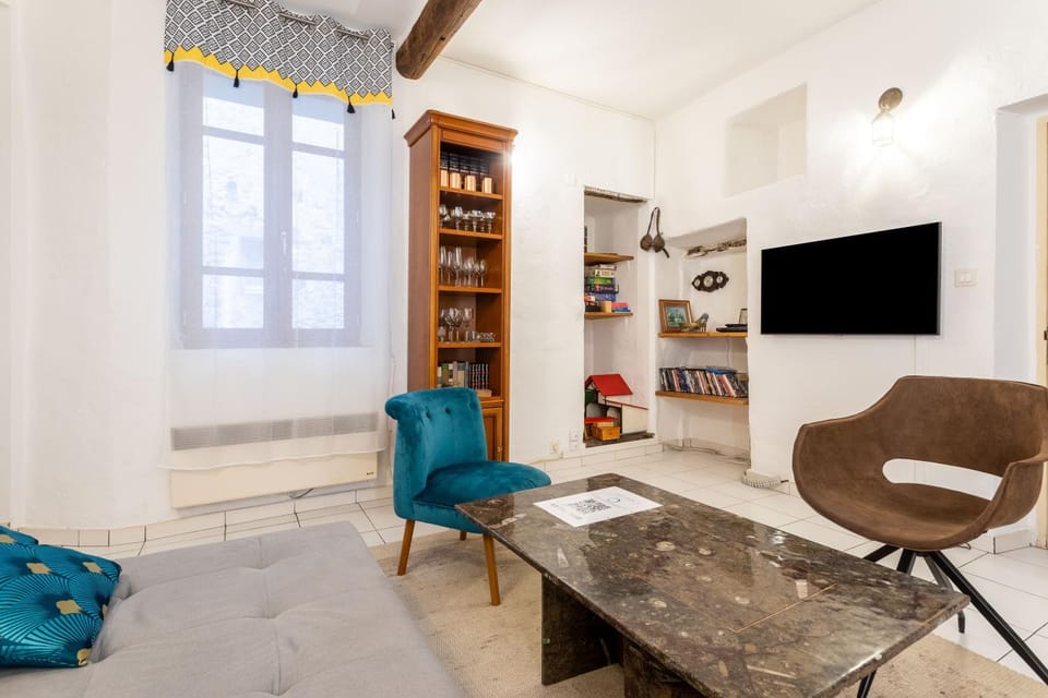 Property building, Living room