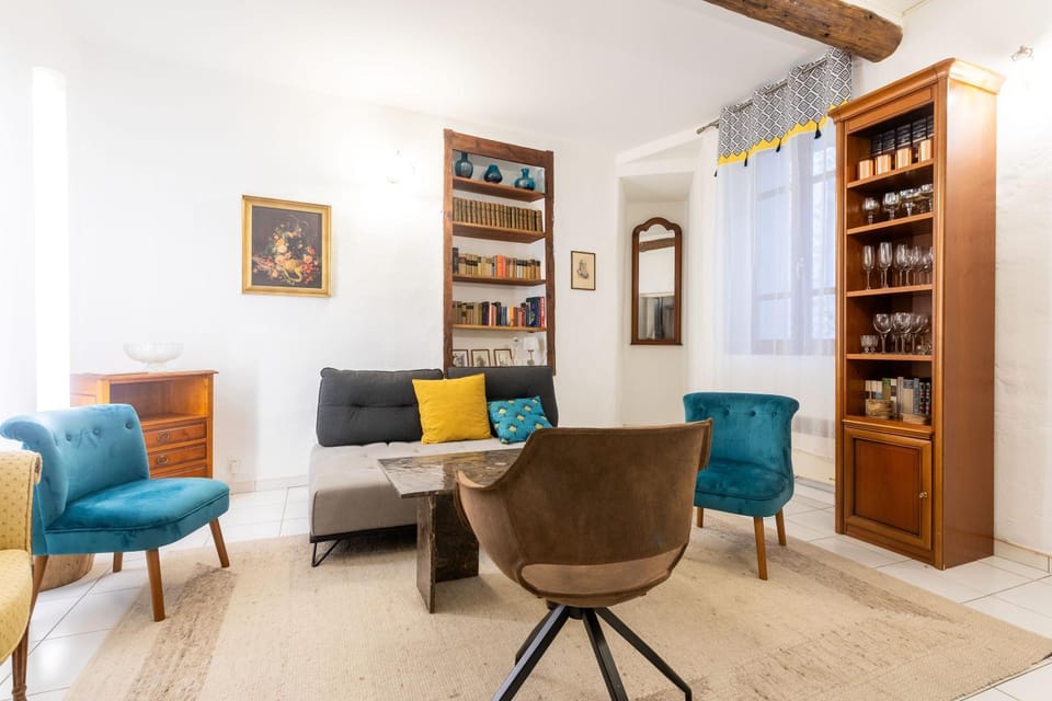 Property building, Living room