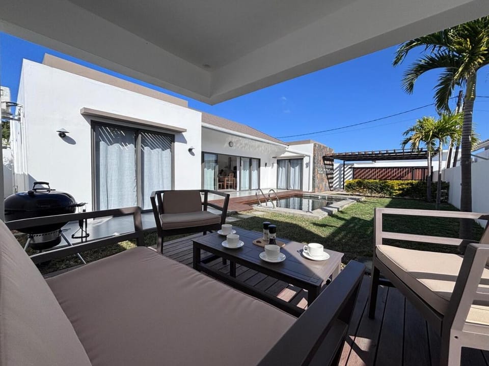 Patio, Balcony/Terrace, Seating area