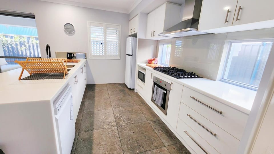 Kitchen or kitchenette, kitchen