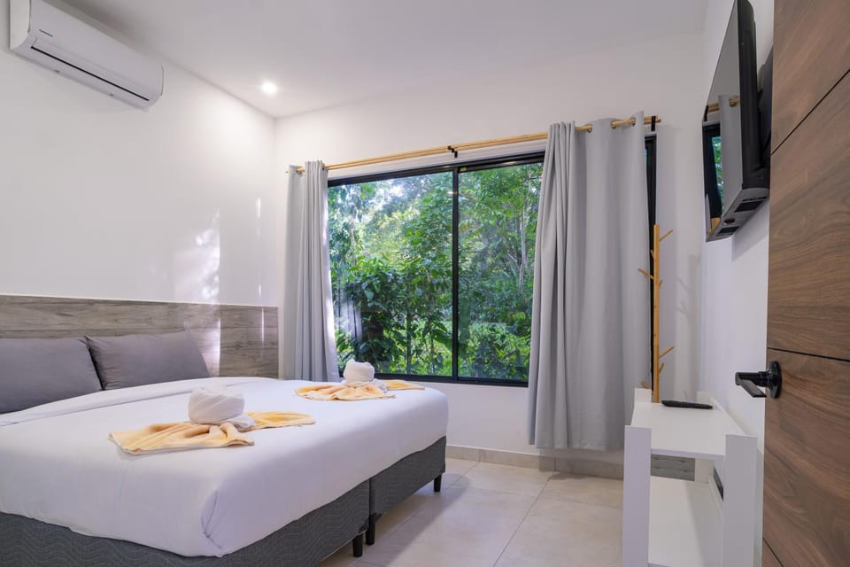 TV and multimedia, Bedroom, Garden view, air conditioner