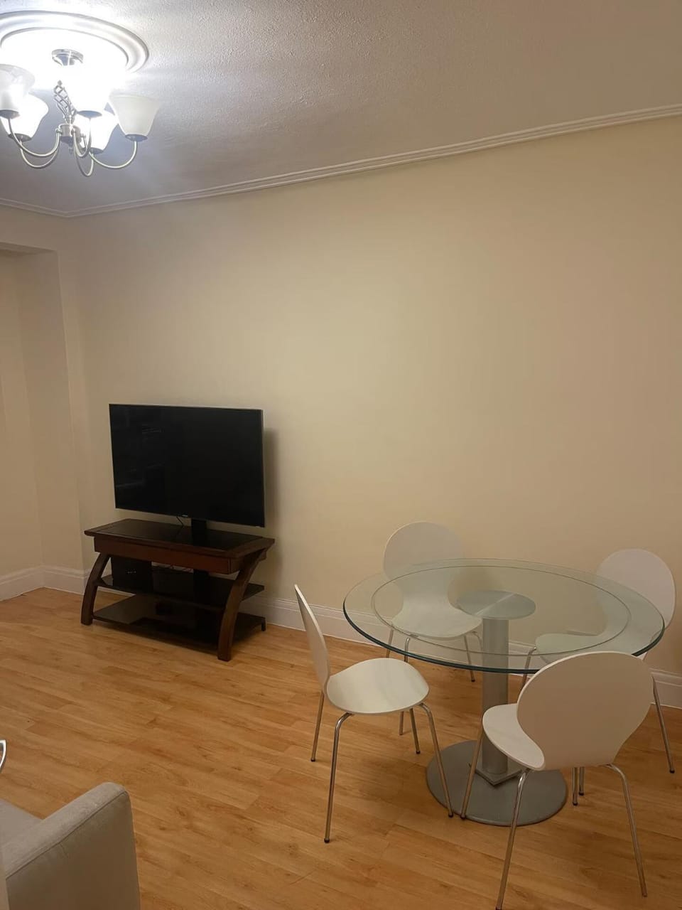Communal lounge/ TV room, TV and multimedia, Living room, Seating area, Dining area, Evening entertainment
