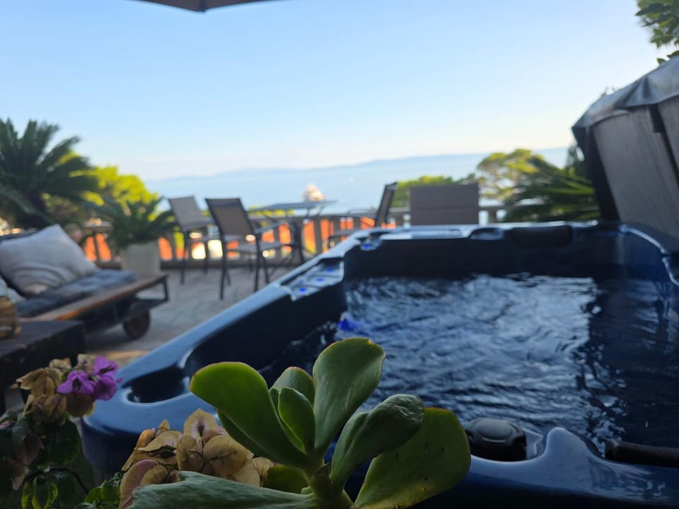 Hot Tub, Balcony/Terrace