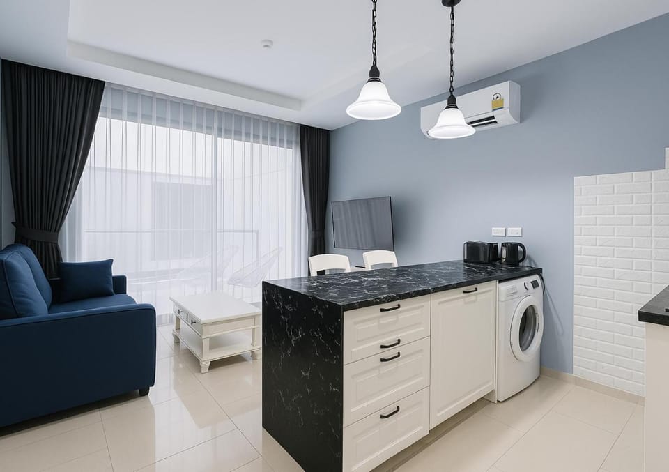 Living room, Seating area, washing machine