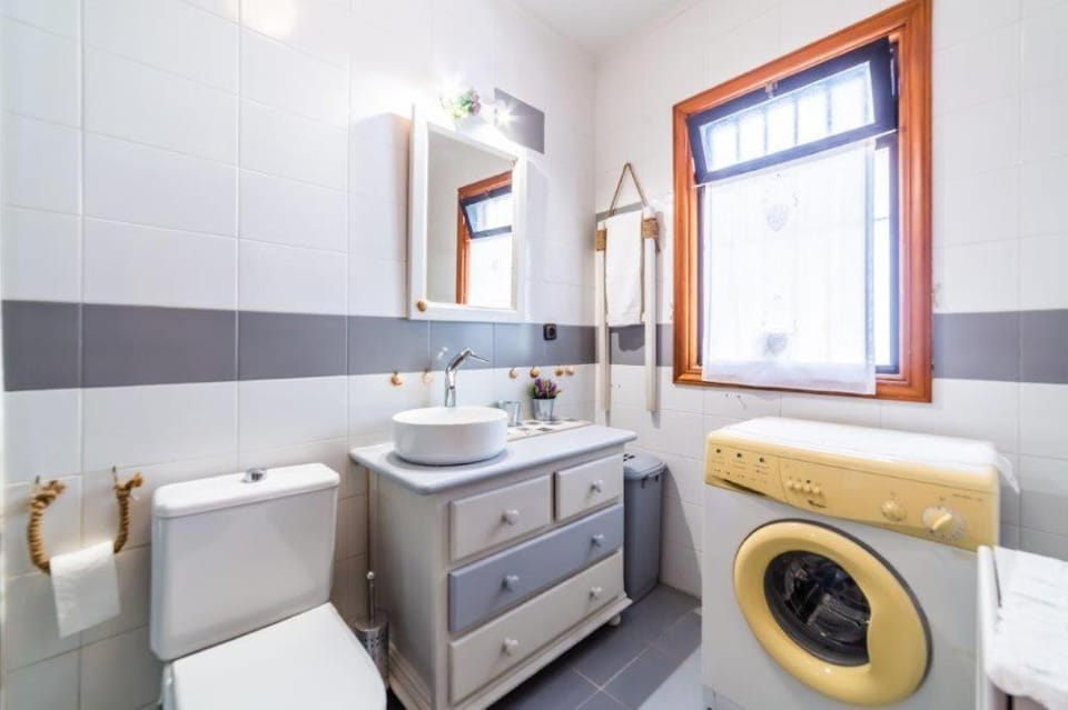Bathroom, washing machine