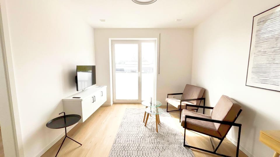 Communal lounge/ TV room, TV and multimedia, Living room, Seating area