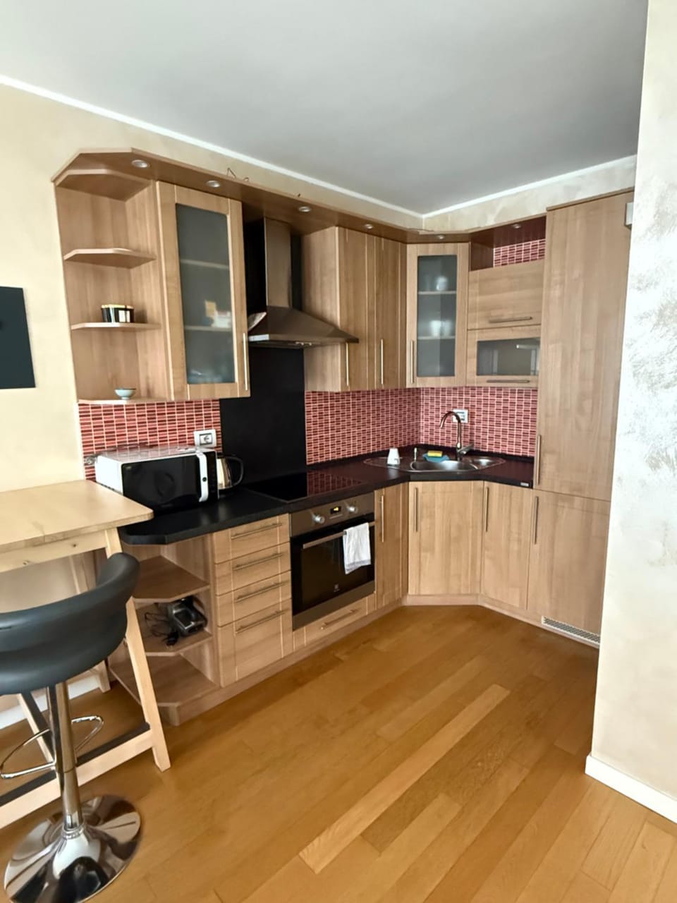 Kitchen or kitchenette, Dining area, oven, stove