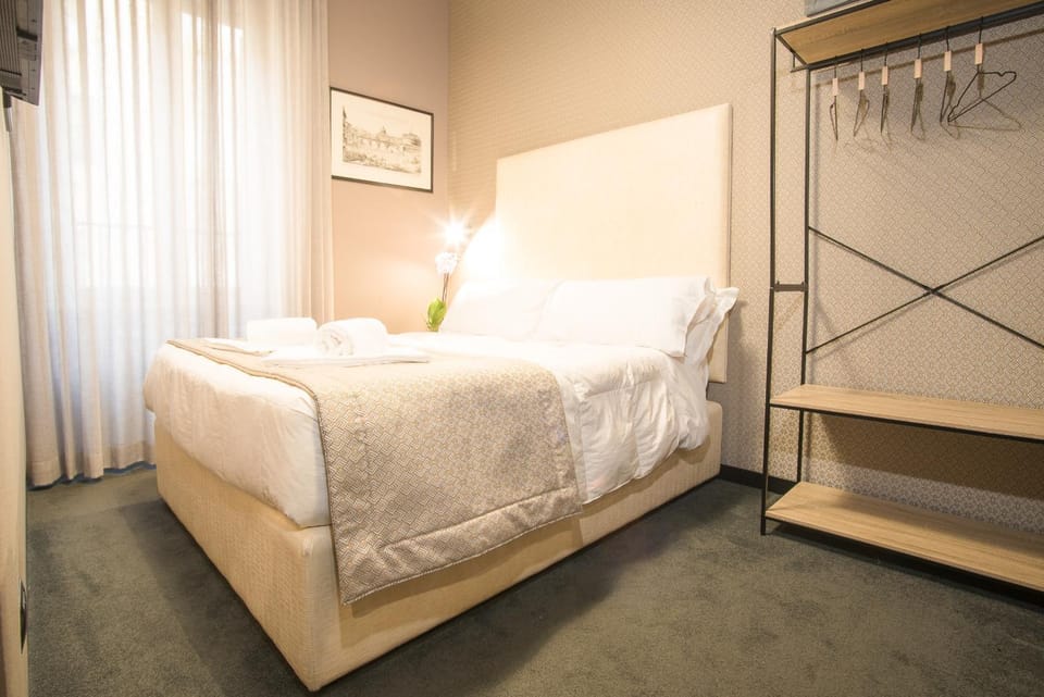 Bed, Bedroom, air conditioner