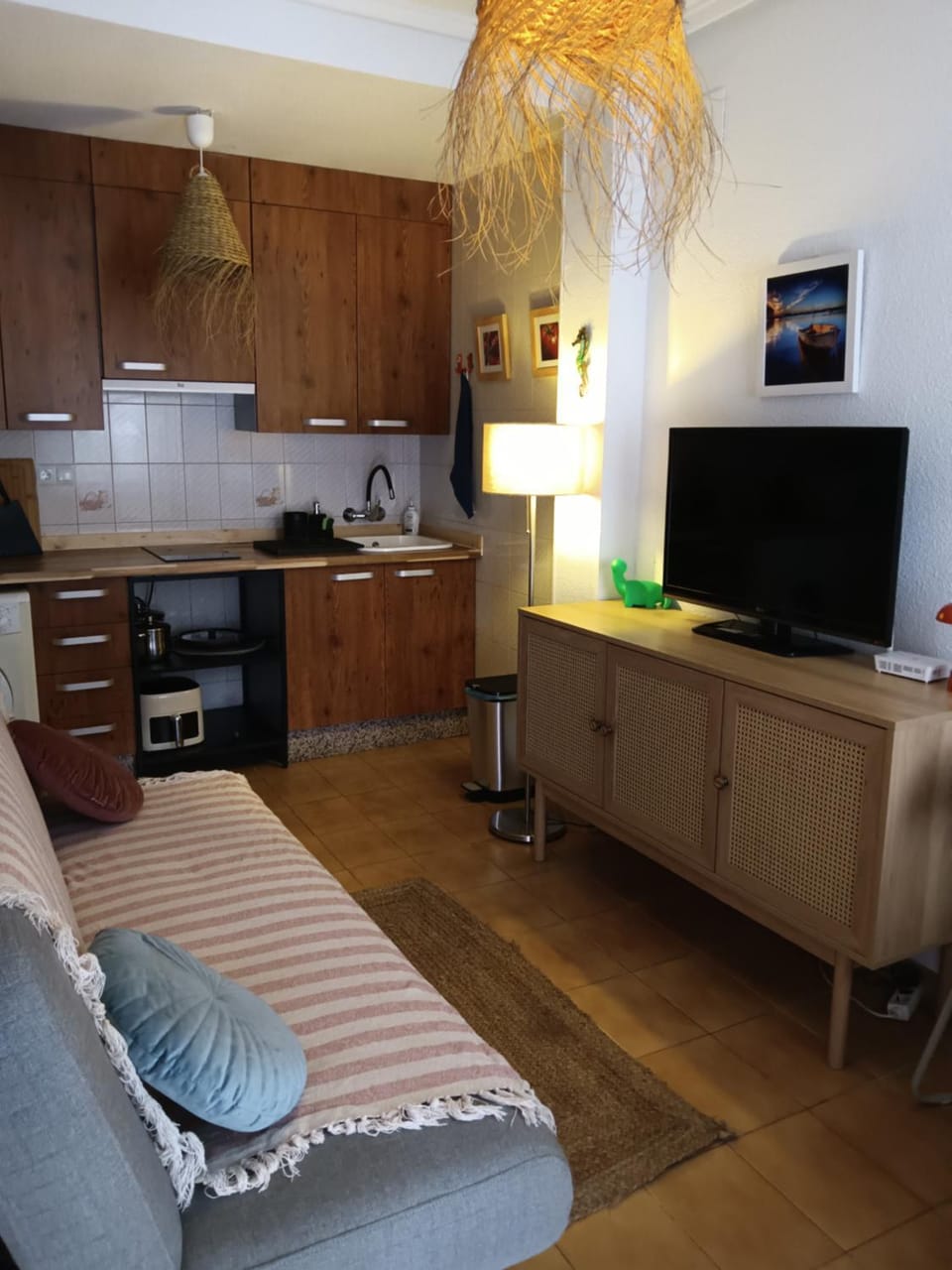 Kitchen or kitchenette, Living room