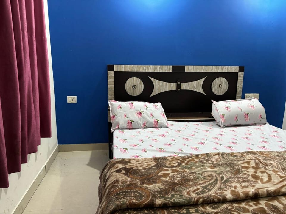 KISHAN HARE KRISHNA ORCHID HOTEL VRINDAVAN Mathura Hotel in Uttar Pradesh