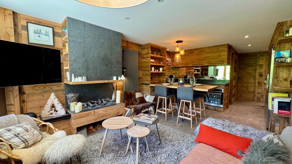 TV and multimedia, Kitchen or kitchenette, Living room, Dining area