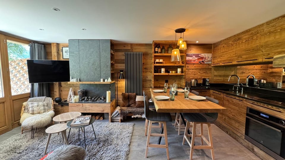 TV and multimedia, Kitchen or kitchenette, Living room, Dining area