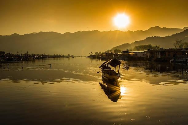 H B Viena Lakeview Bed and Breakfast in India