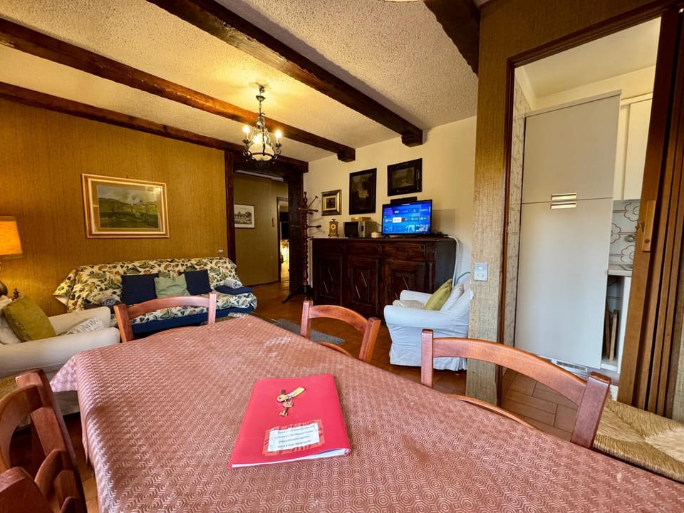 TV and multimedia, Living room, Seating area, Lunch, kitchen