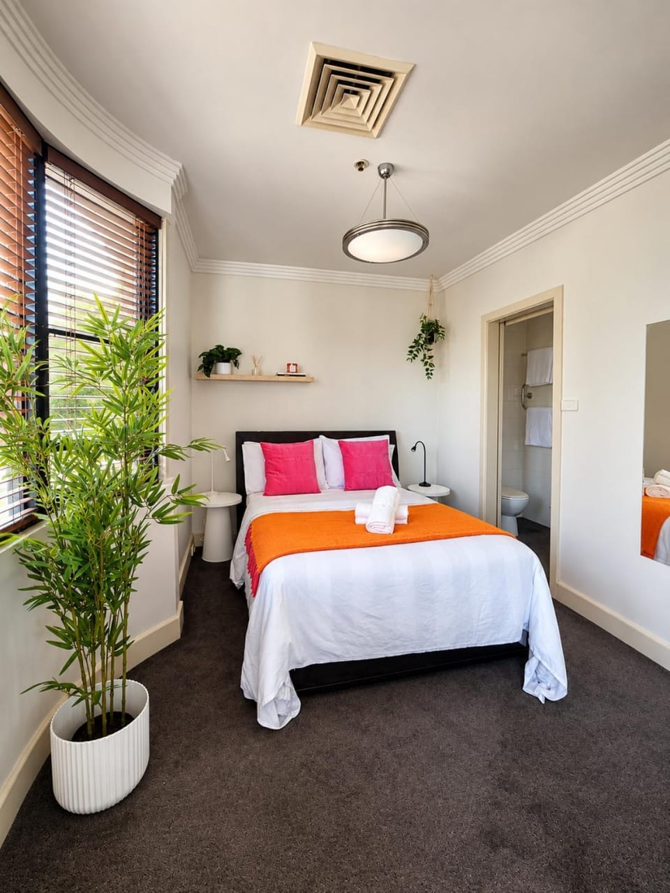 Cityside Comfort LOFT Chippendale Apartment in Sydney
