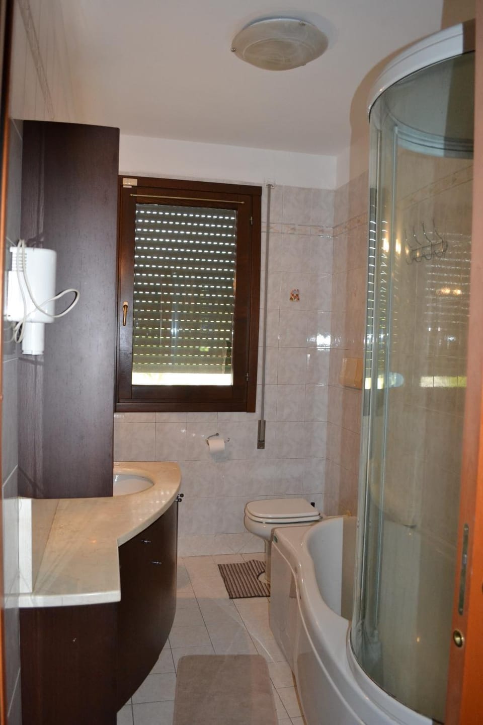 Shower, Toilet, Bathroom, Bath, towels