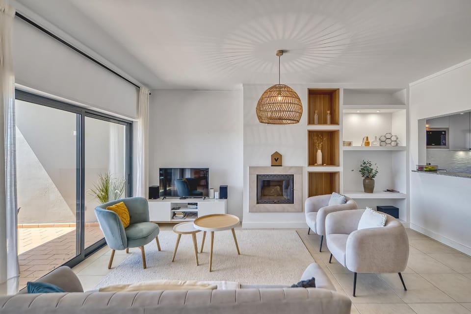 Communal lounge/ TV room, Living room