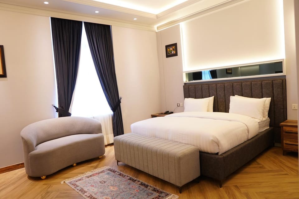 Le Aura Grand Hotel Hotel in Lahore