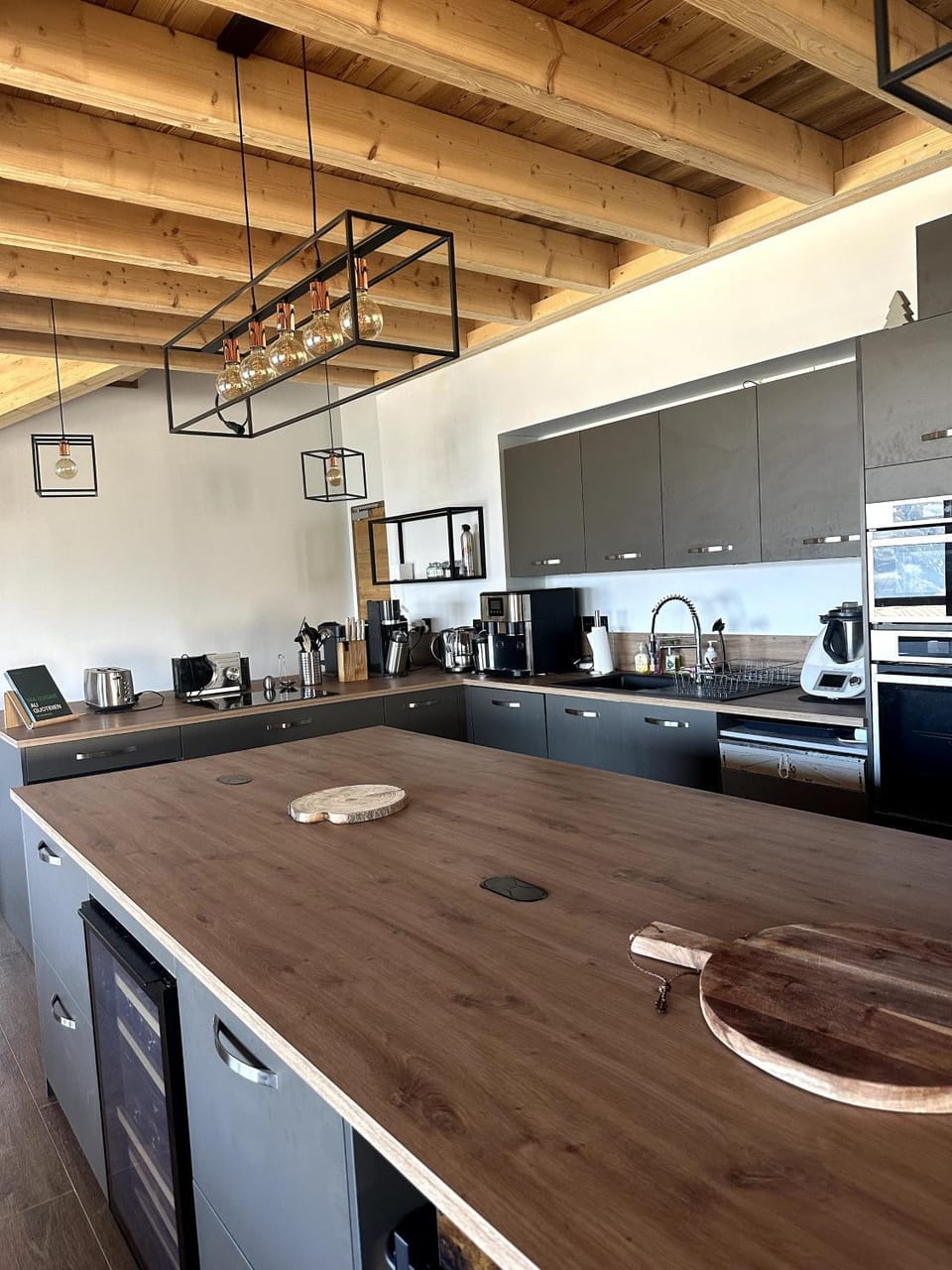 Property building, Kitchen or kitchenette, Living room