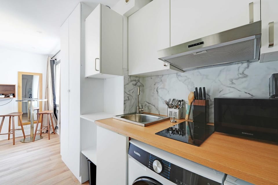 Kitchen or kitchenette, stove