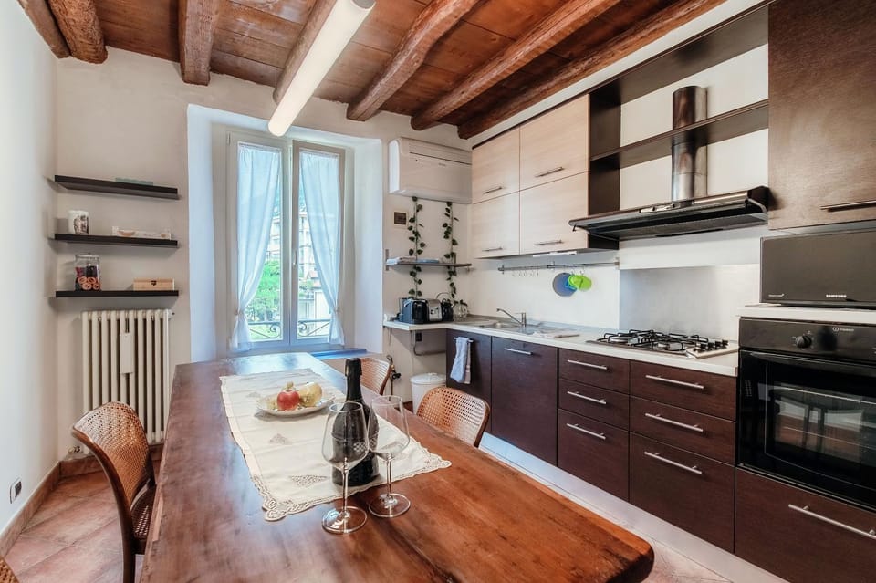 Kitchen or kitchenette, Dining area, dishwasher, stove
