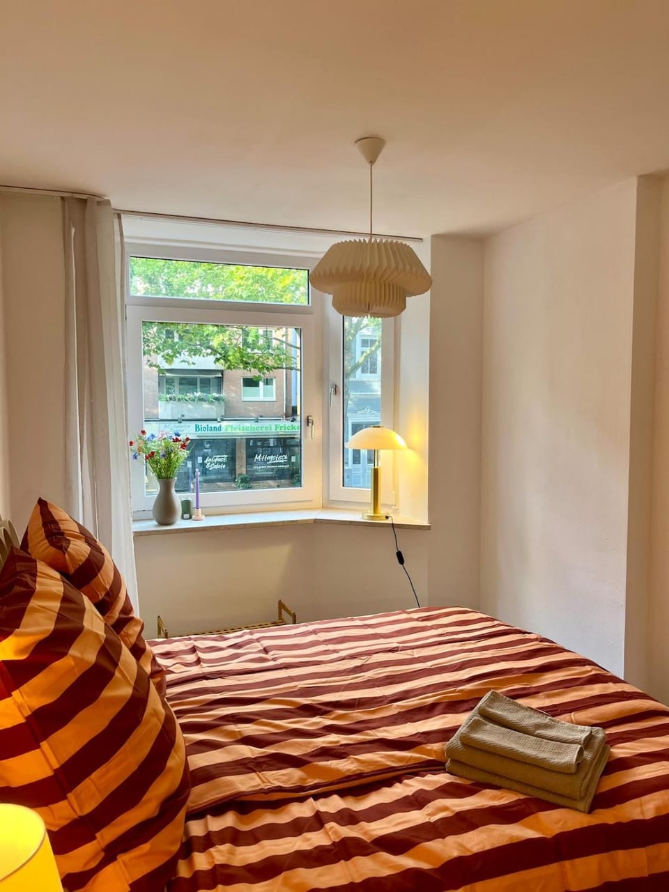 THE GREEN CHAIR Osterstraße - 65qm industrial apartment with balcony for 4-6 Apartment in Hamburg