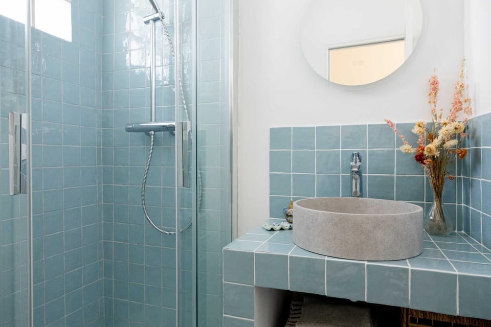 Modern Studio-2P - Belleville Apartment in Paris