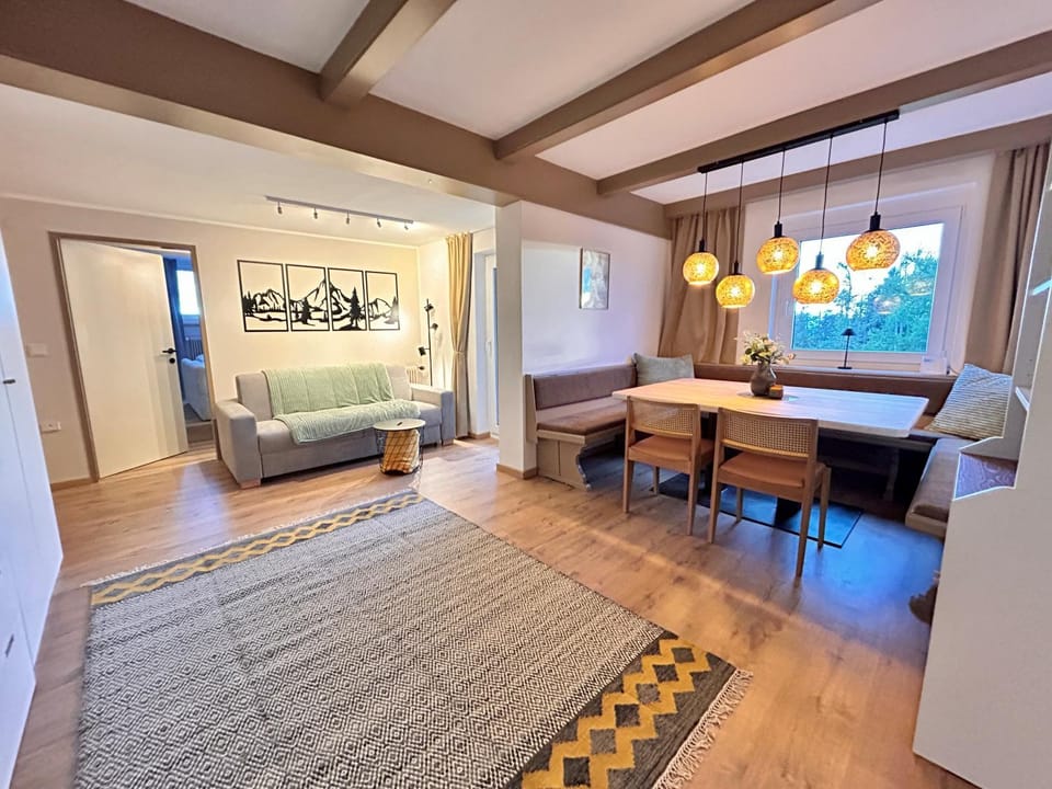 Living room, Photo of the whole room, Seating area, Dining area