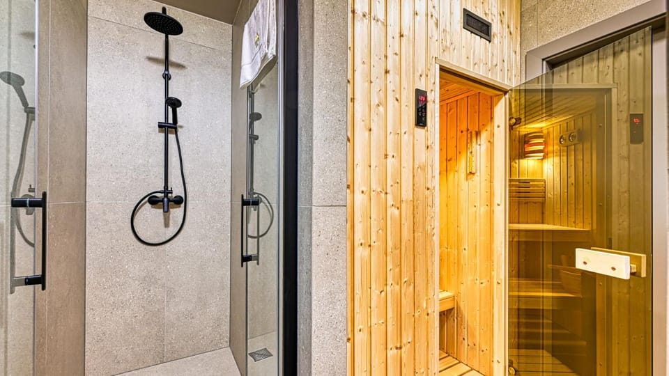 Shower, Sauna, Bathroom, towels