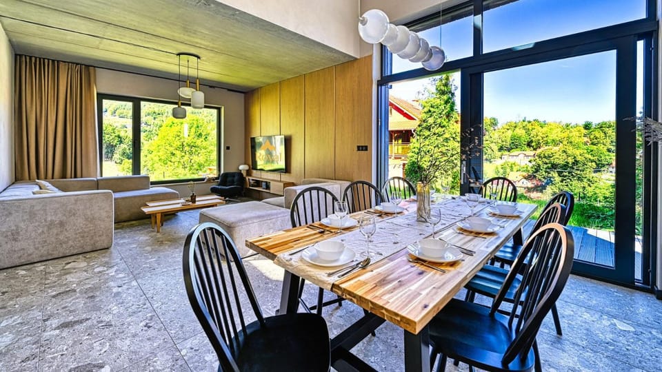 TV and multimedia, View (from property/room), Balcony/Terrace, Living room, Seating area, Dining area