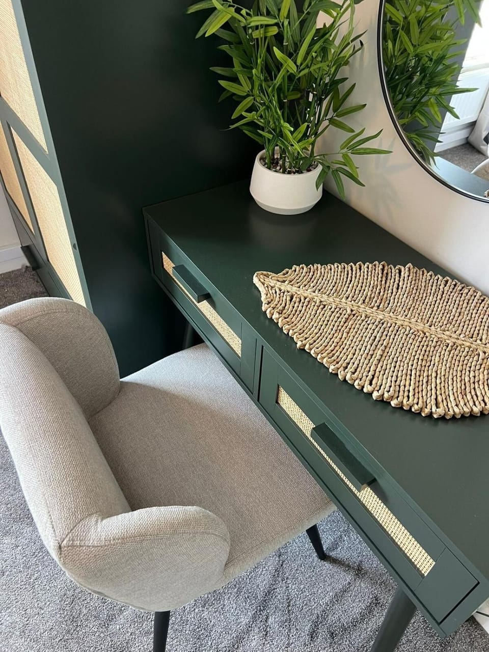 Seating area, Bedroom