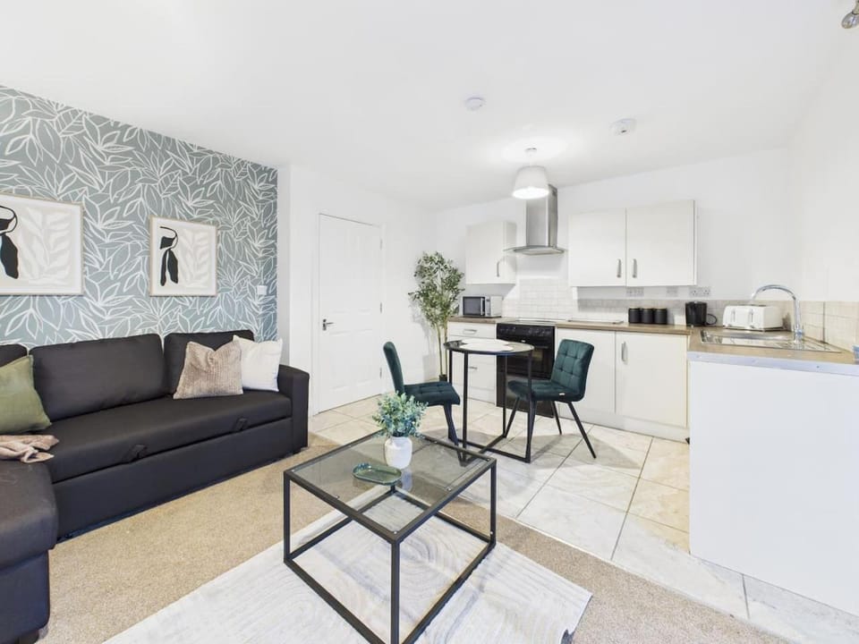 Worcester Retreat by Signature Stays - Pool & Spa - Gym - Modern House in Wychavon District