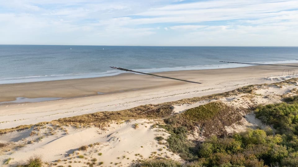 Property building, Natural landscape, Beach, Sea view