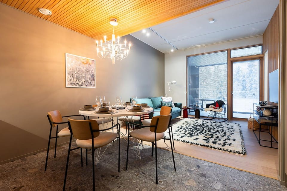 Photo of the whole room, Seating area, Dining area