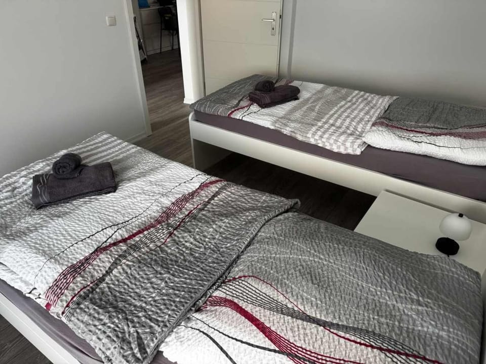 Bed, Photo of the whole room, Bedroom, towels