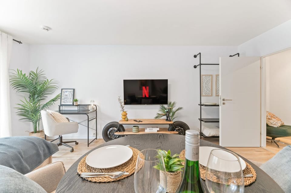 TV and multimedia, Dining area