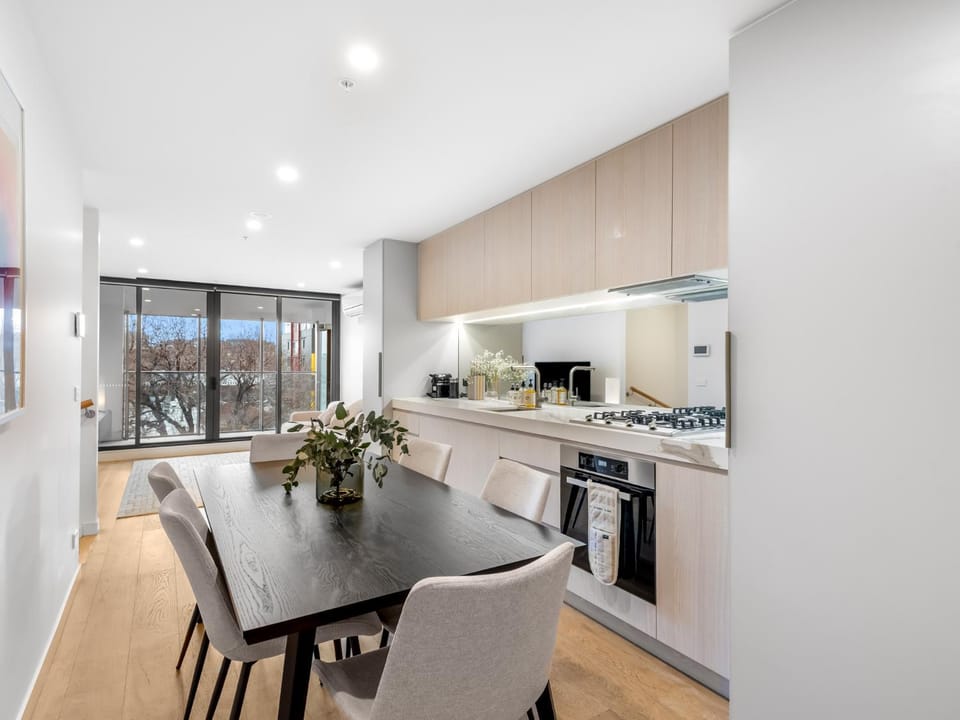 Coffee/tea facilities, Kitchen or kitchenette, Dining area, dishwasher, oven, stove, toaster