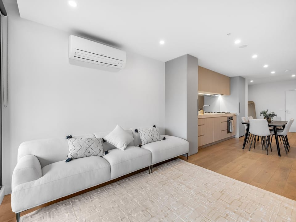 Living room, Seating area, Dining area, air conditioner