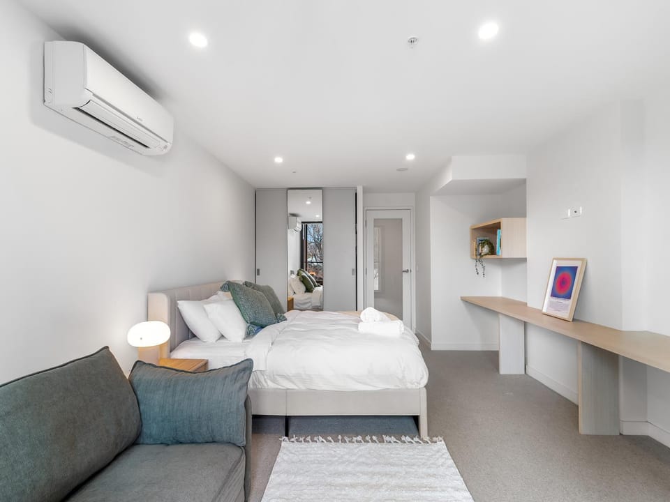 Bed, Photo of the whole room, Bedroom, air conditioner