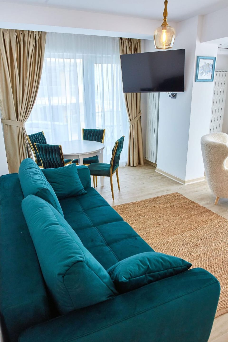 TV and multimedia, Living room, Seating area