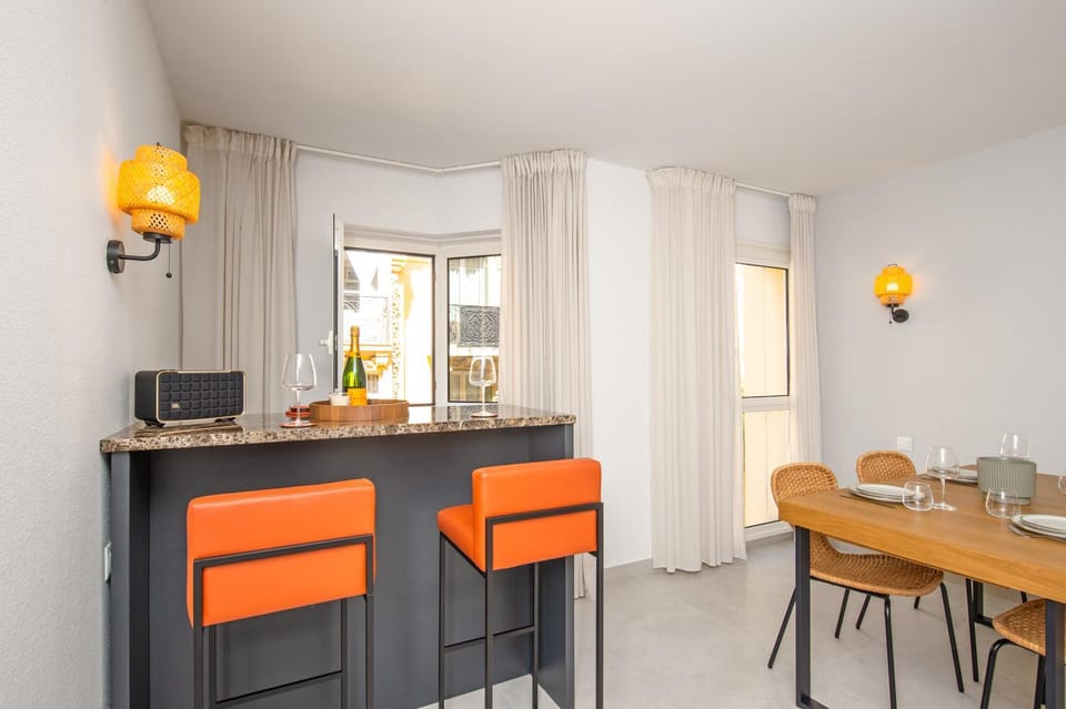 TV and multimedia, Living room, Dining area, air conditioner
