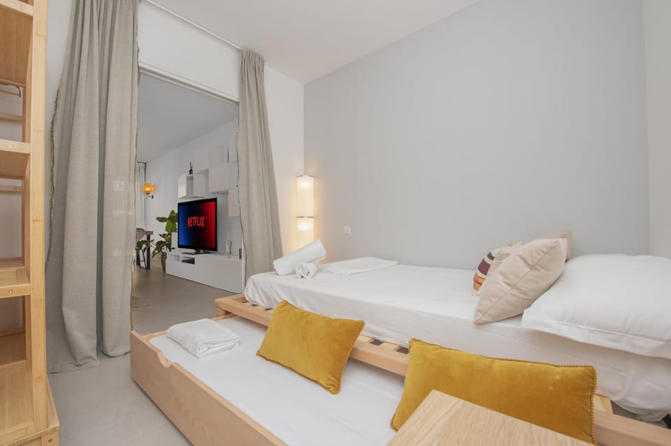 Bed, Photo of the whole room, Bedroom, wardrobe