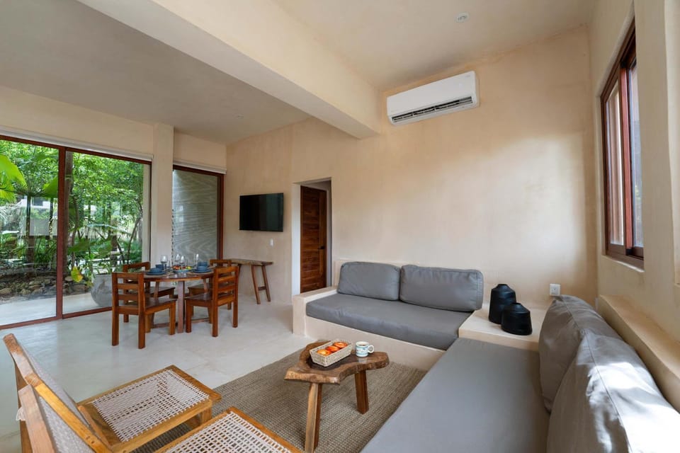 Luxe Ground-Floor 3BR Jungle Haven with Plunge Pool House in Tulum