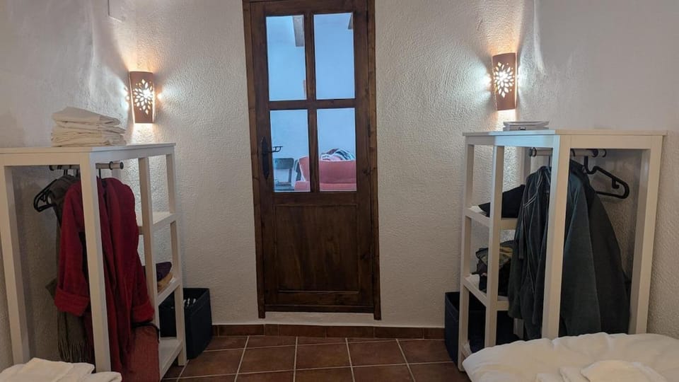 Bedroom, wardrobe