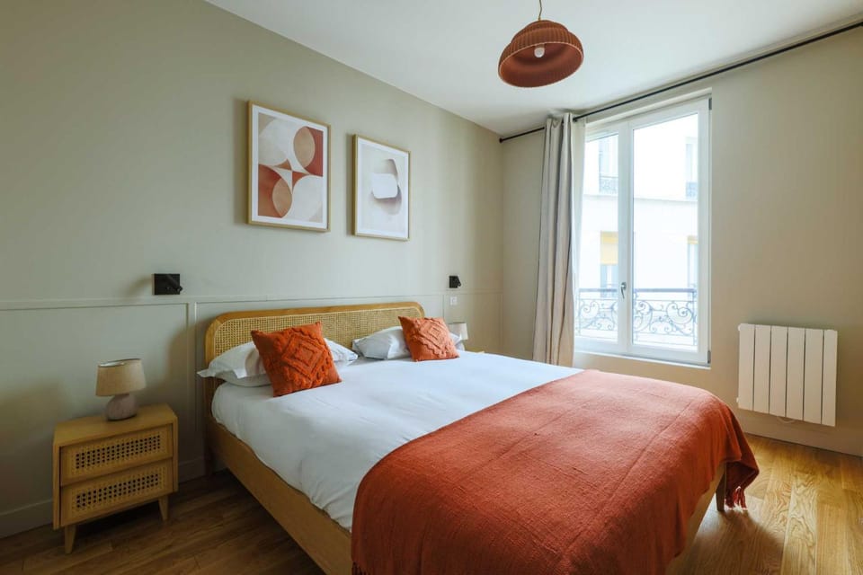 Bed, Bedroom